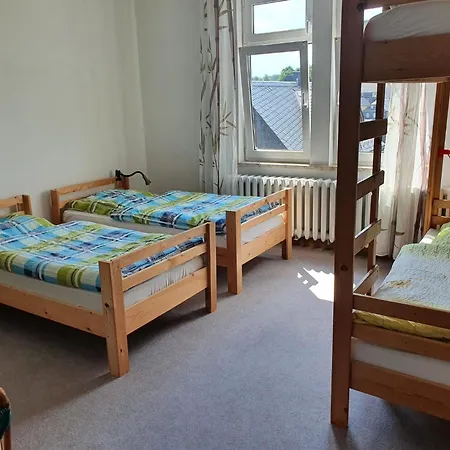 Monteurzimmer Alte Schule Heberndorf 1 *