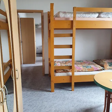 Monteurzimmer Alte Schule Heberndorf 1 * Wurzbach