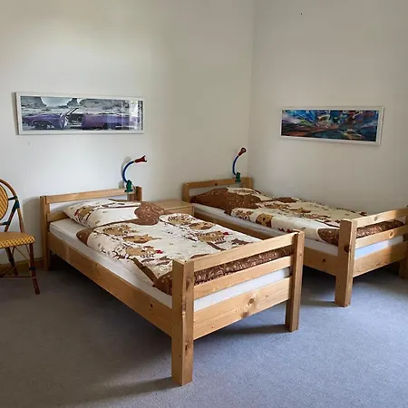 Monteurzimmer Alte Schule Heberndorf 1 Maison d'hôtes *