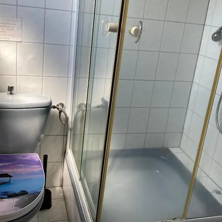 Monteurzimmer Alte Schule Heberndorf 1 Guest house