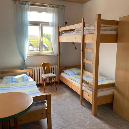 Affittacamere Monteurzimmer Alte Schule Heberndorf 1 *