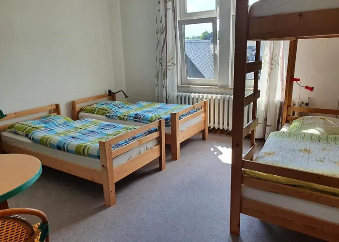 Monteurzimmer Alte Schule Heberndorf 1 *