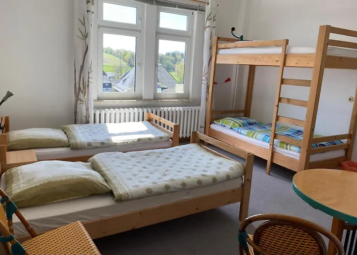 Konukevi Monteurzimmer Alte Schule Heberndorf 1 *