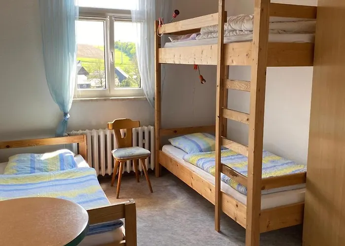 Konukevi Monteurzimmer Alte Schule Heberndorf 1 *