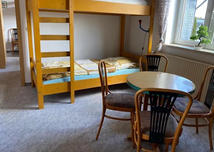 Monteurzimmer Alte Schule Heberndorf 1 Konukevi *