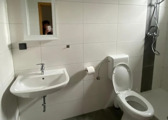 Monteurzimmer Alte Schule Heberndorf 1 * Wurzbach